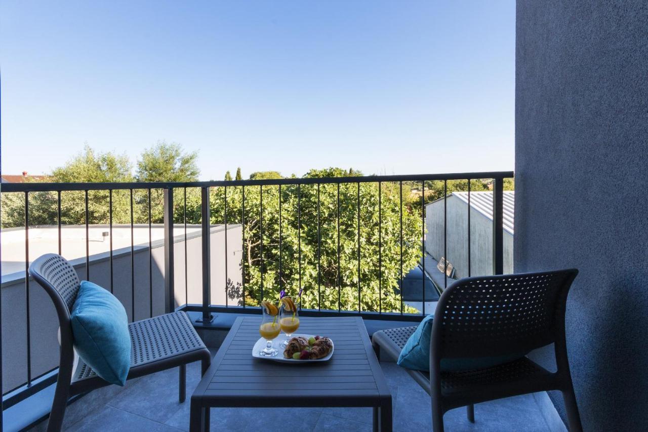 Modern 3-Bedroom Villa With A Private Pool プーラ エクステリア 写真